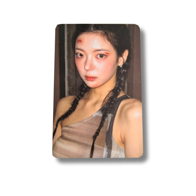 Lia [Itzy] Girls Will Be Girls Apple Music Photocard Bruised Ver. [7569]