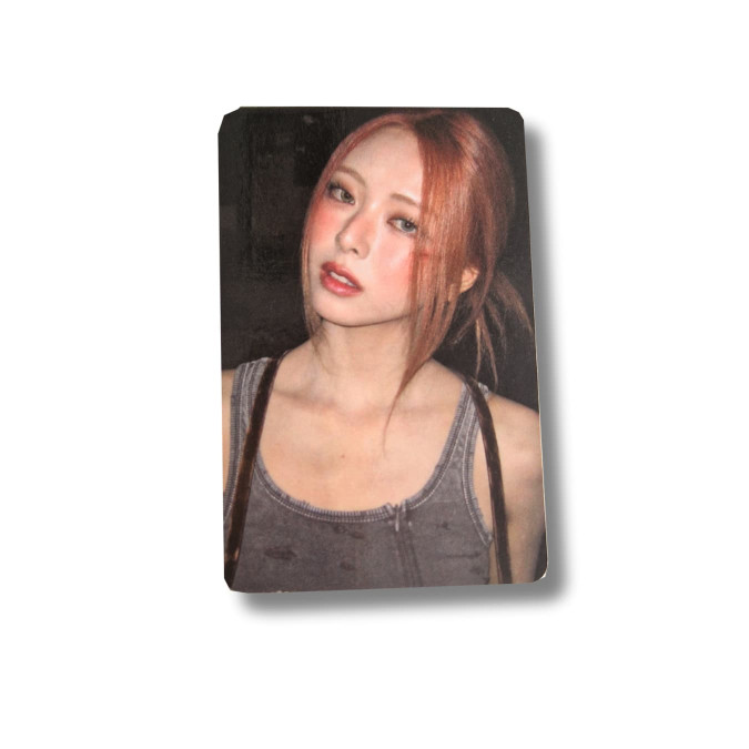 Yuna [Itzy] Girls Will Be Girls Apple Music Photocard Bruised Ver. [7572]