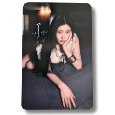 Chaeryeong [Itzy] Tunnel Vision Pop-Up Trading Card [9458]