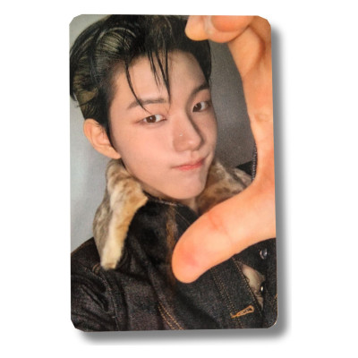 Kyoungbae [Close Your Eyes] Apple Music Photocard Blackout [9813]