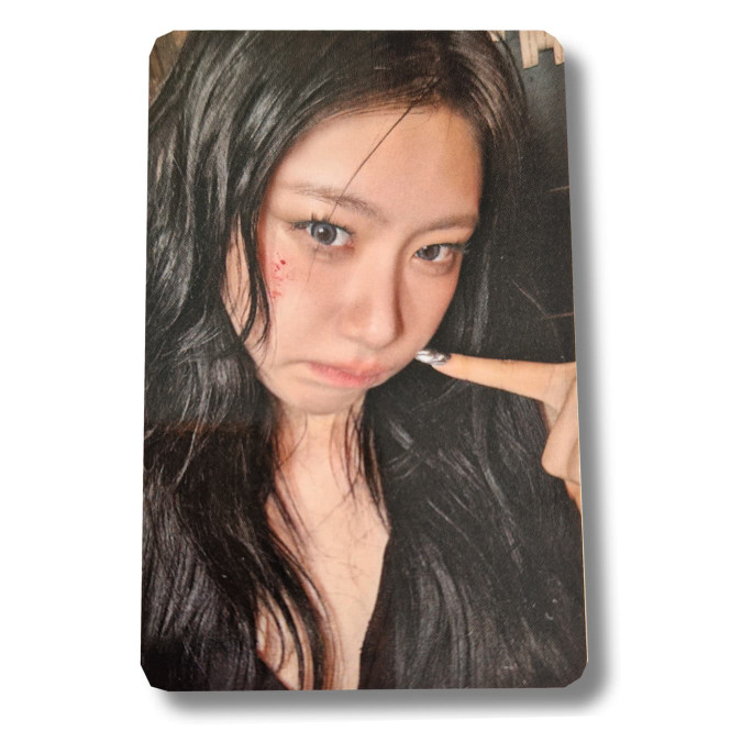 Chaeryeong [Itzy] Tunnel Vision Apple Music Photocard [9990]