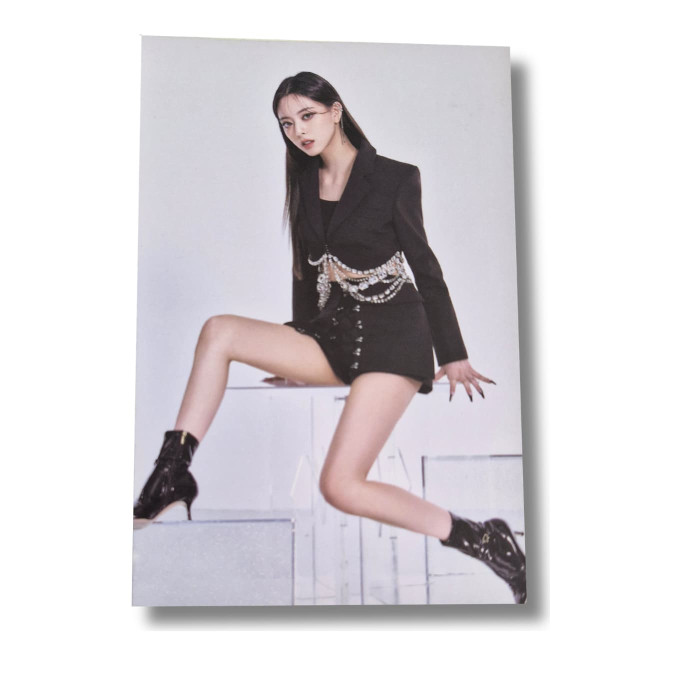 Yuna [Itzy] Checkmate Pre-order Postcard [10774]