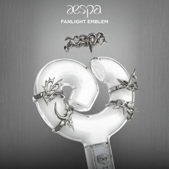 [HOT] AESPA - Official Light Stick Emblem [11590]