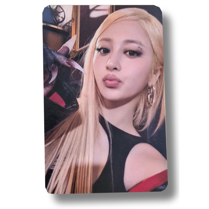 Yunjin [Le Sserafim] KnPOPS Photocard PUREFLOW pt.1 (Ver. 2) [11719]