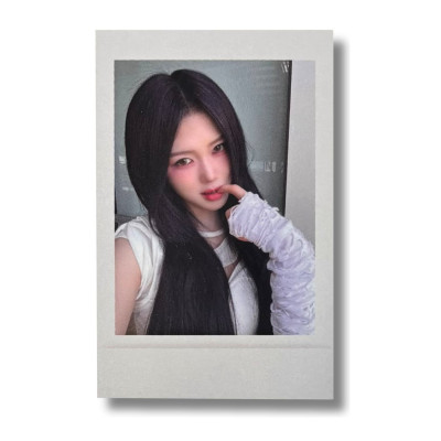 Yubin [TRIPLES] Apple Music Polaroid Photocard Love&Pop Pt.1 [11989]